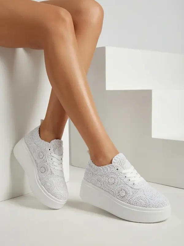 Resti Resti White sneakers with a lace pattern WHITE