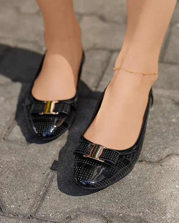 Resti Resti Women's black openwork ballerinas with a bow Rumac - Footwear