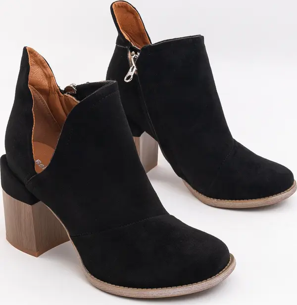 Resti Resti Women's boots with cut-outs in black Plinara - Footwear