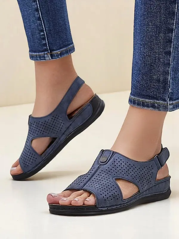 Resti Resti women’s cut-out sandals Leminni