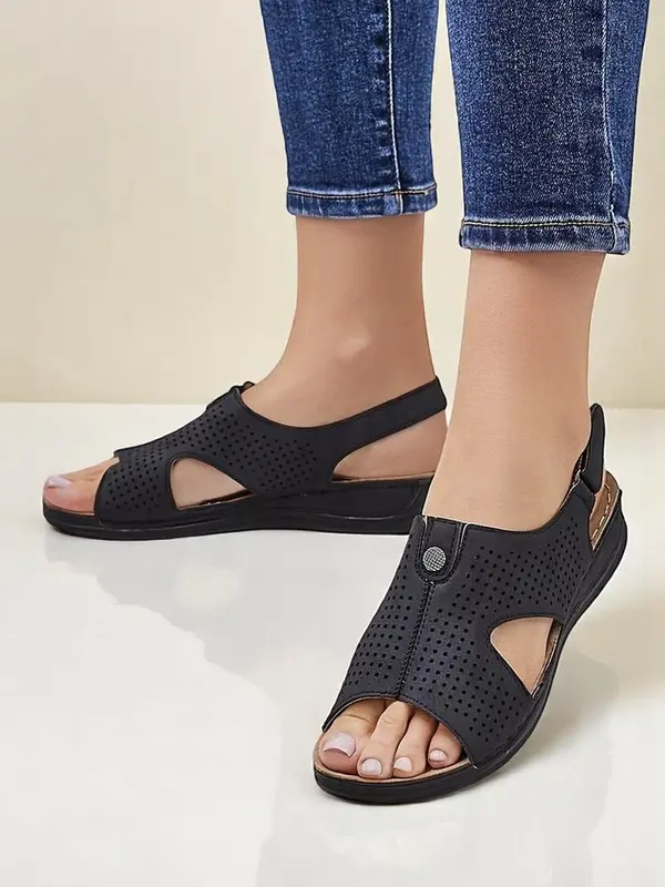 Resti Resti Women’s cut-out sandals Leminni