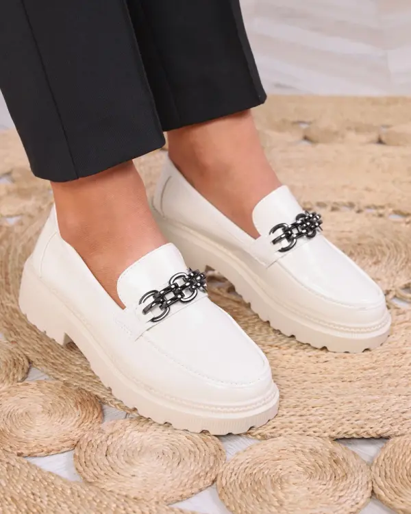 Resti Resti Women's lacquered moccasins in cream color Adolos- Footwear