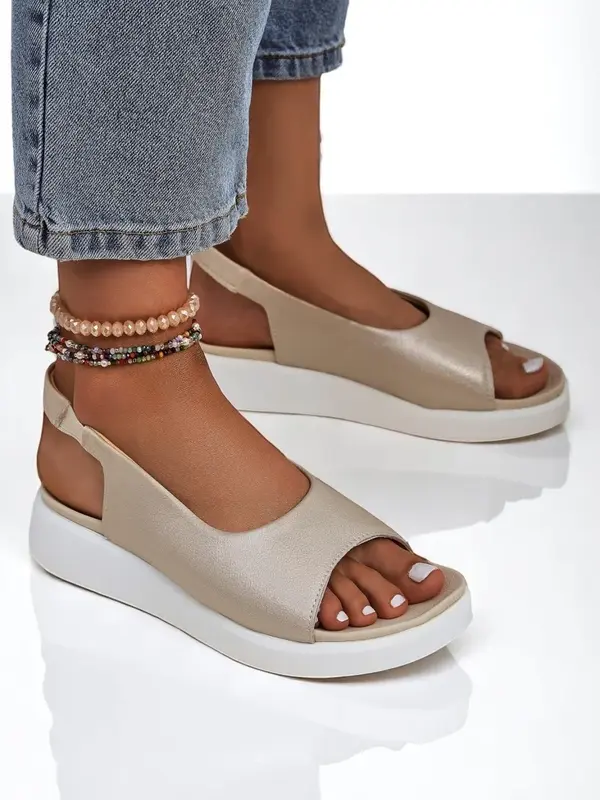 Resti Resti Women's Luna Shines Thick-Soled Sandals