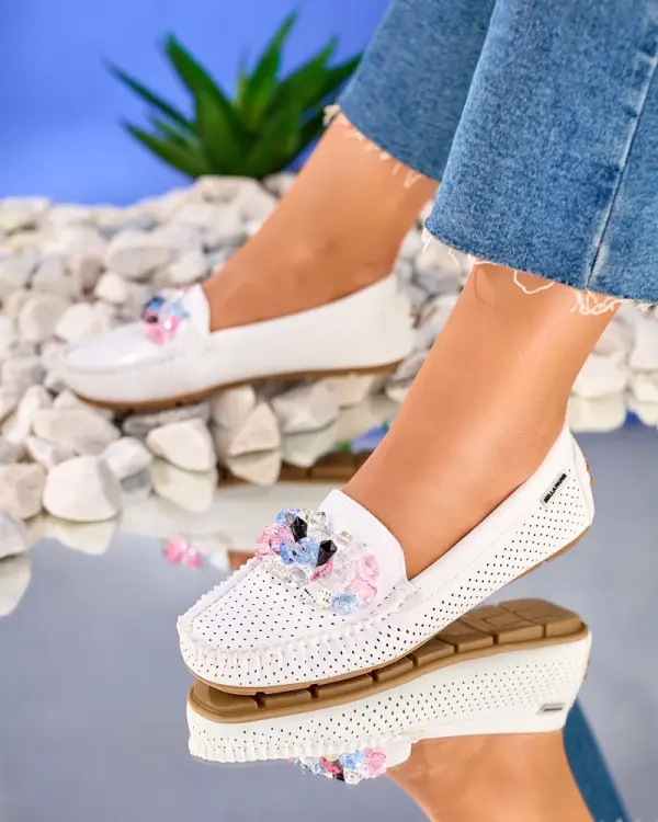 Resti Resti Women's openwork white moccasins with decorative crystals Cizzas