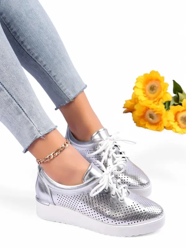 Resti Resti Women's perforated shoes Gofielle