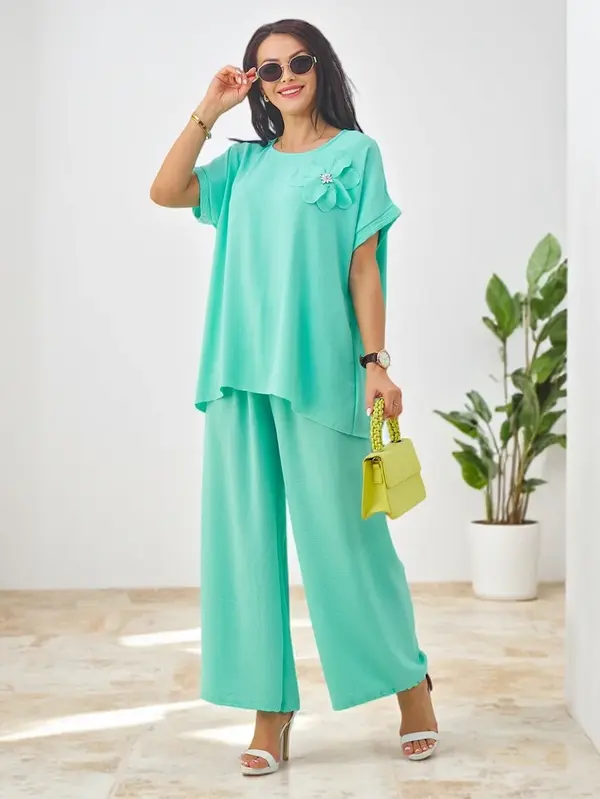 Resti Resti Women's set with short sleeves, decorative flower and wide pants