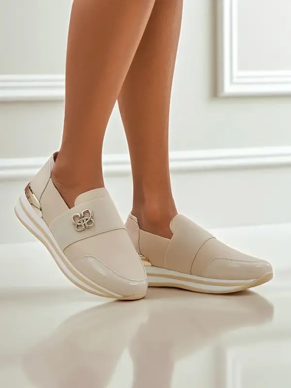 Resti Resti Women's shoes with decoration Motill