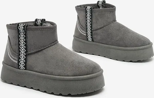 Resti Resti Women's short boots a'la snow boots with ornament Erititta