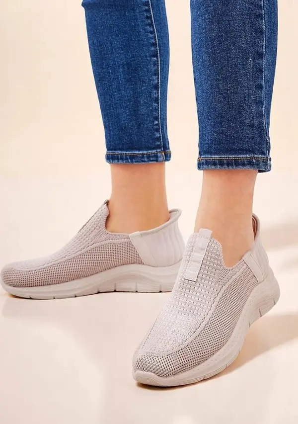 Resti Resti Women's Slip-On Fabric Sports Shoes Secat