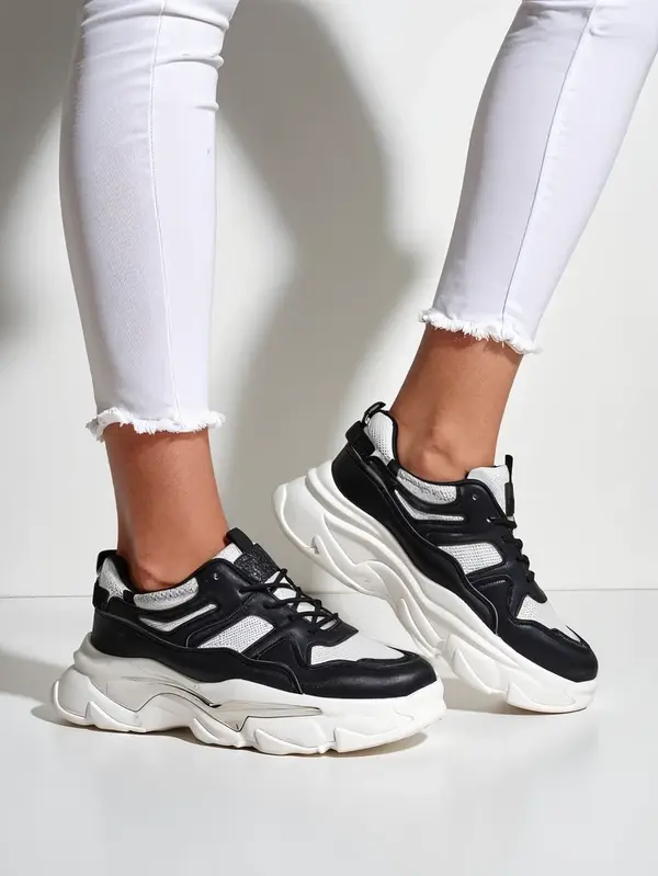 Resti Resti Women's sneakers on thicker sole Lesalli