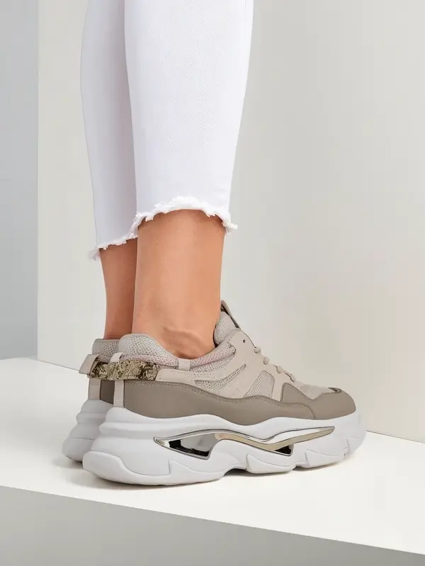 Resti Resti Women's sneakers with a thicker sole Lesalli