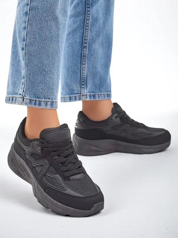 Resti Resti Women's sport sneakers on a thicker sole Moderax