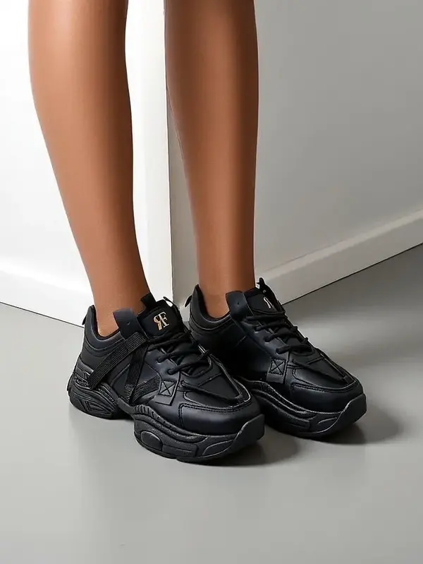 Resti Resti Women's sports sneakers on a thicker sole Quensi