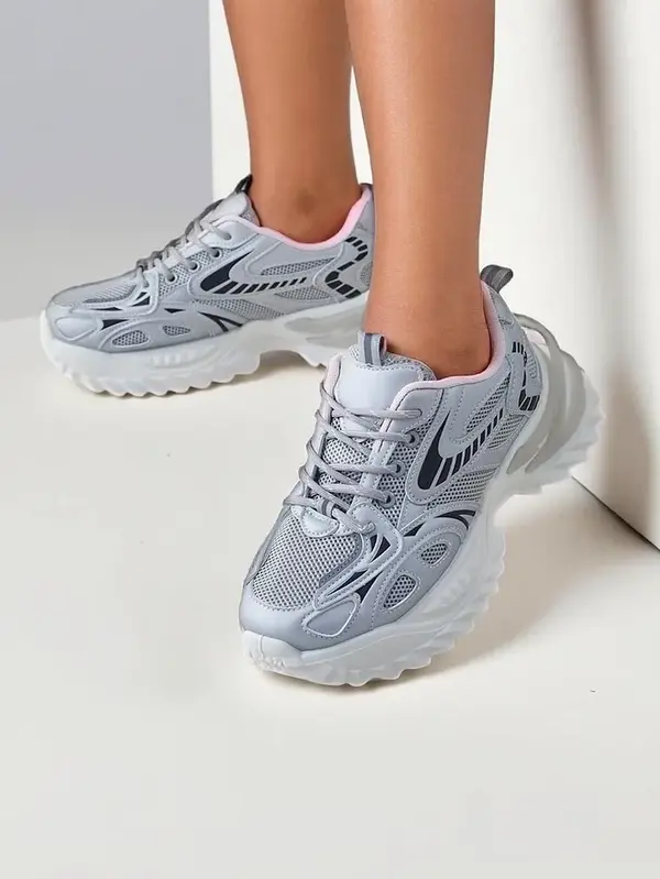 Resti Resti Women's sporty sneakers on a thicker sole Annete