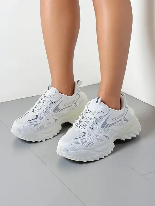 Resti Resti Women's Sporty Sneakers on a Thicker Sole Annete