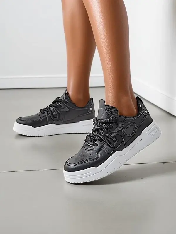 Resti Resti Women's sporty sneakers on a thicker sole Uanes