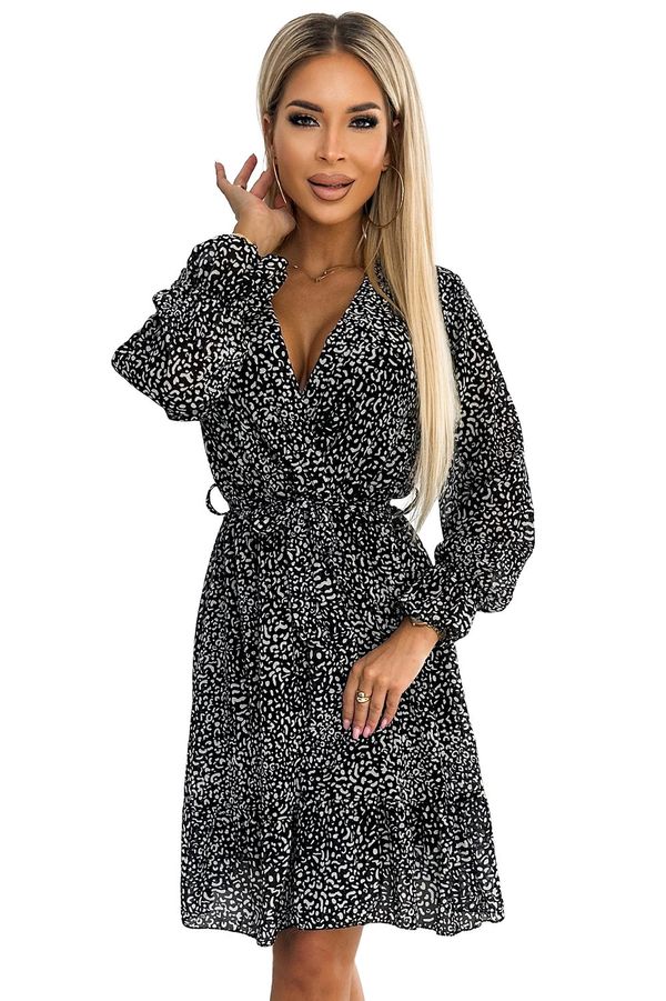 NUMOCO Рокля от шифон с деколте, волани и колан Numoco