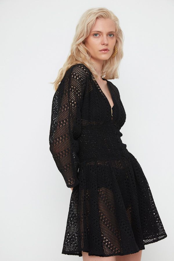 Trendyol Рокля Trendyol - Черна - Скейтър