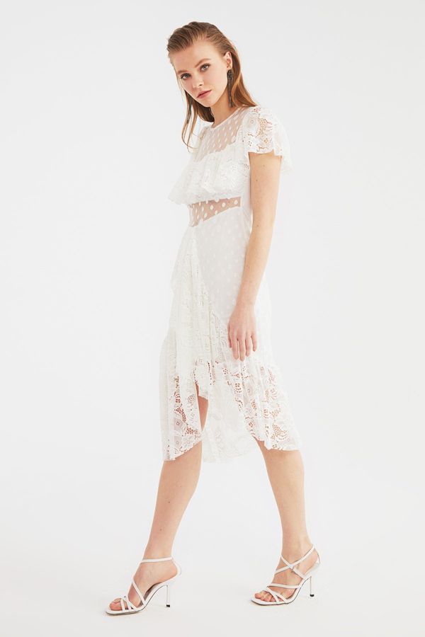 Trendyol Рокля Trendyol - Екрю - Basic