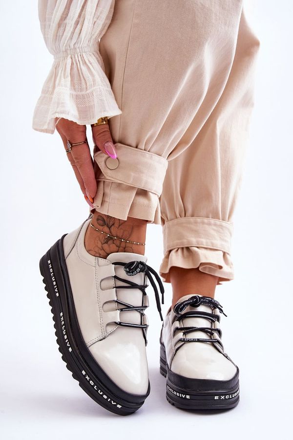 S. BARSKI S. BARSKI Бежови лачени дамски кецове на платформа S.Barski