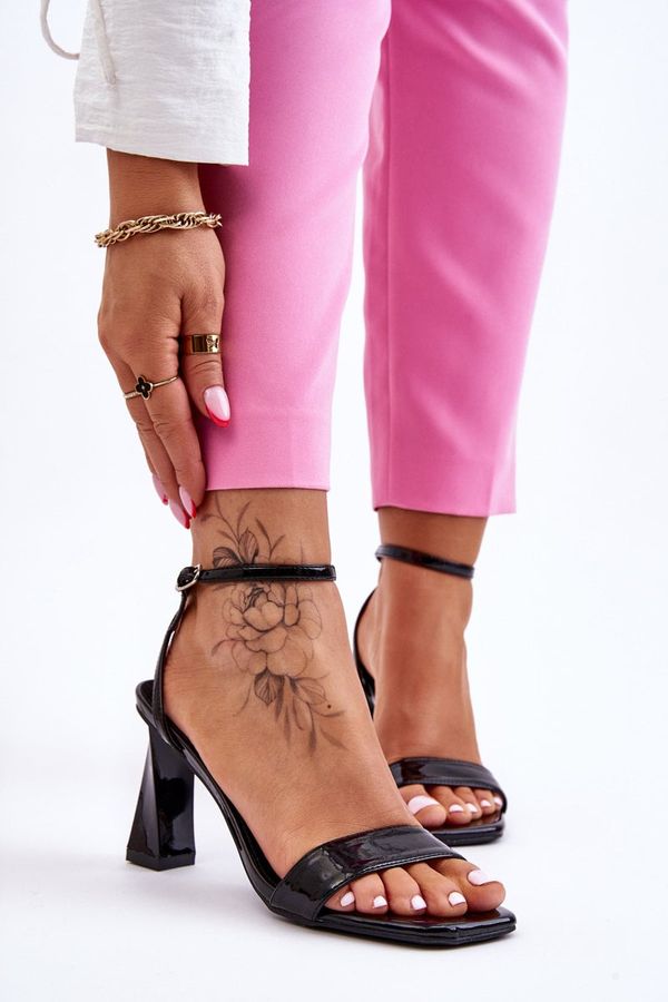 S. BARSKI S. BARSKI Лачени сандали с ток Black Owen