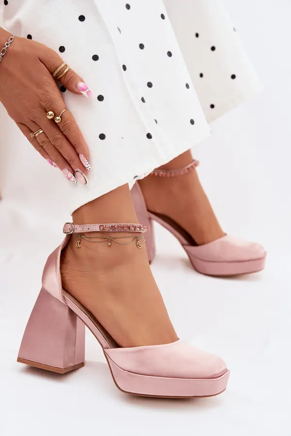 Boto Сандали с дебел ток Calistae от сатен