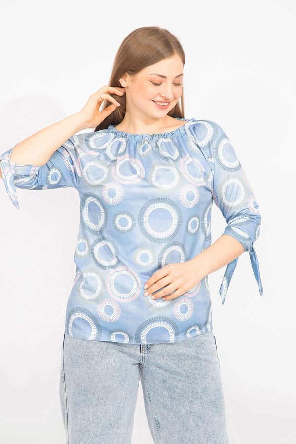 Şans Şans Women's Blue Plus Size blouse with an elasticated collar and tie-down sleeves.