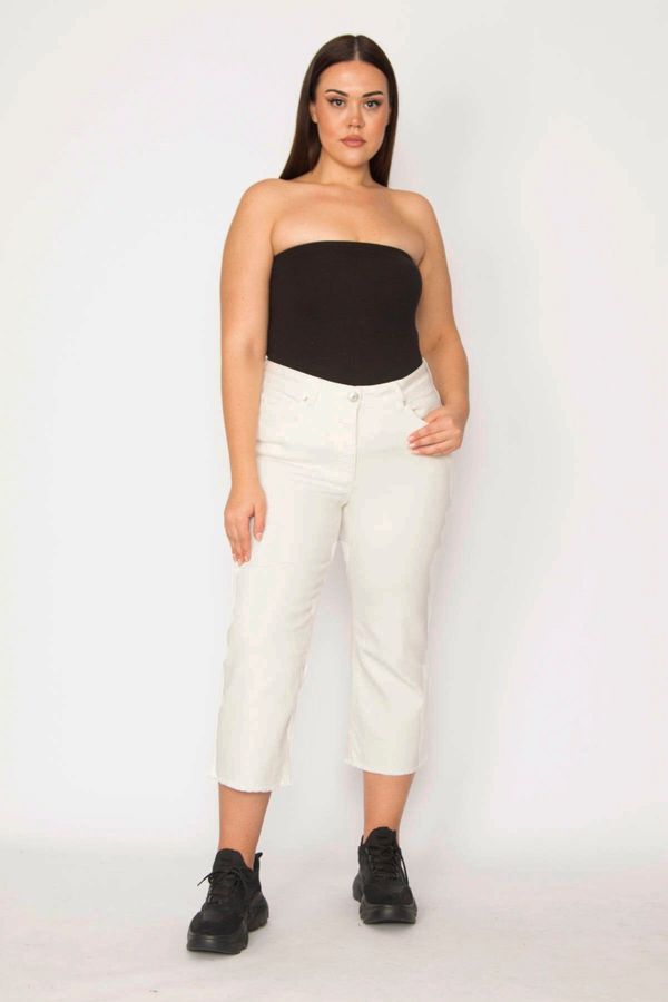 Şans Şans Women's Plus Size Bone Legs with Ripped Details, relaxed fit, 5 Pockets Capri