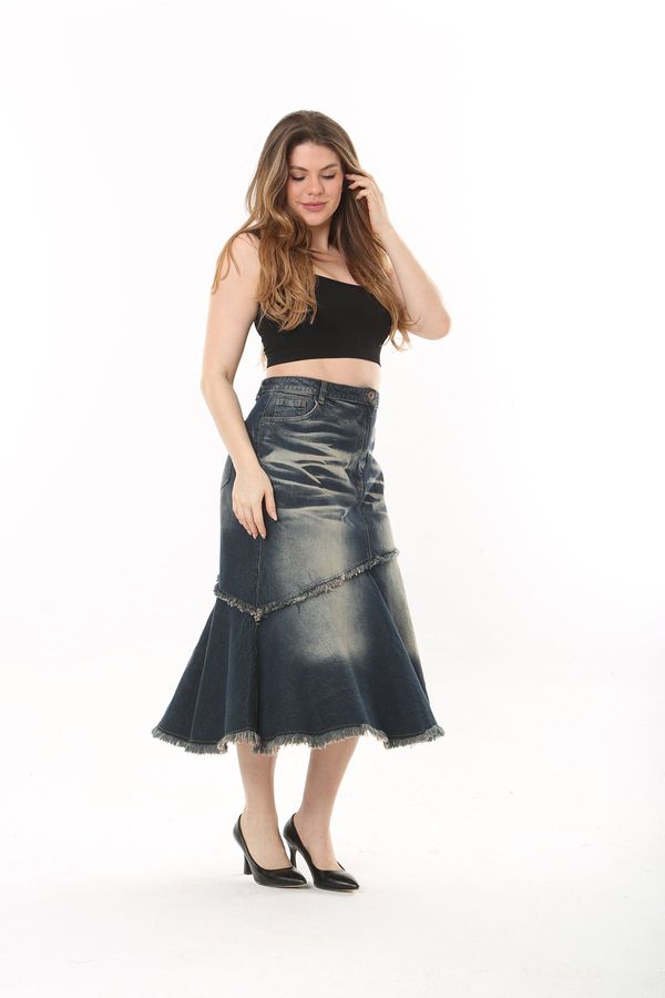 Şans Şans Women's Plus Size Navy Blue Wash Effect Cup Detailed Lycra Denim Skirt
