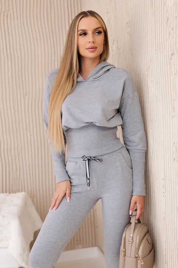 Kesi Set with wide cuffs in gray color