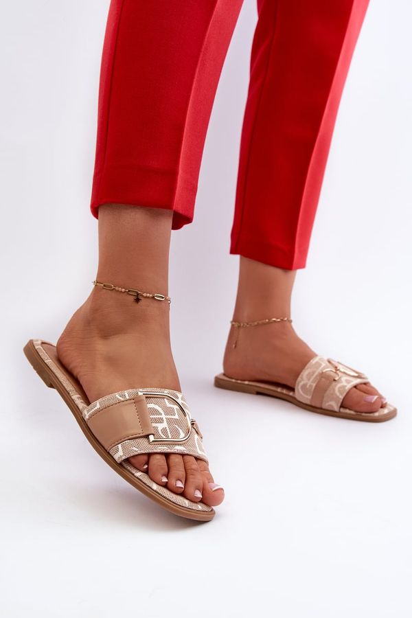 Kesi Shiny women's slippers with beige toe decoration