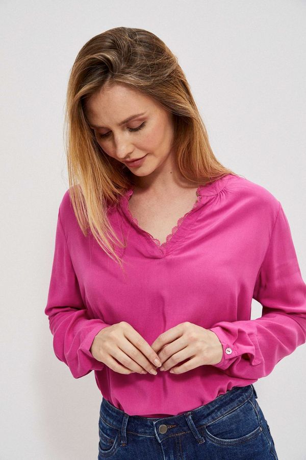Moodo Shirt with lace neckline