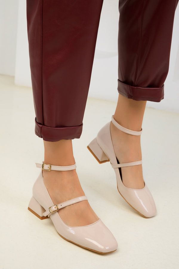 Soho Soho Beige Patent Leather Women's Classic Heeled Shoes 18581