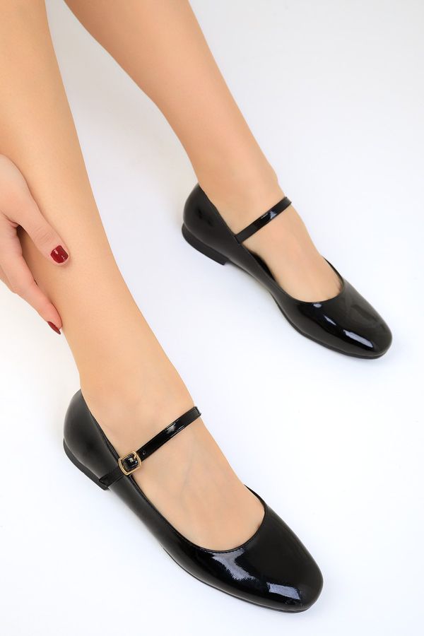 Soho Soho Black Patent Leather Women's Flats 18896