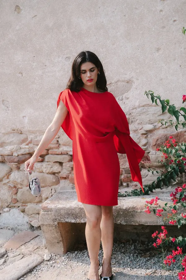 Stylove Stylove Woman's Cocktail dress with a decorative cape - red