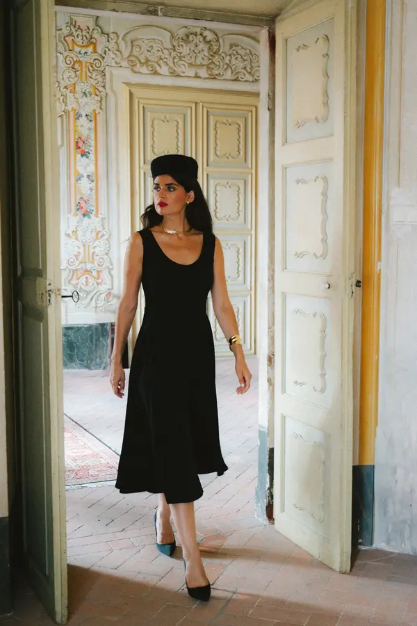 Stylove Stylove Woman's Sleeveless flared midi dress - black