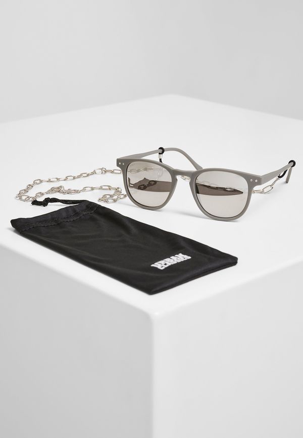 Urban Classics Accessoires Sunglasses Arthur with Chain - grey