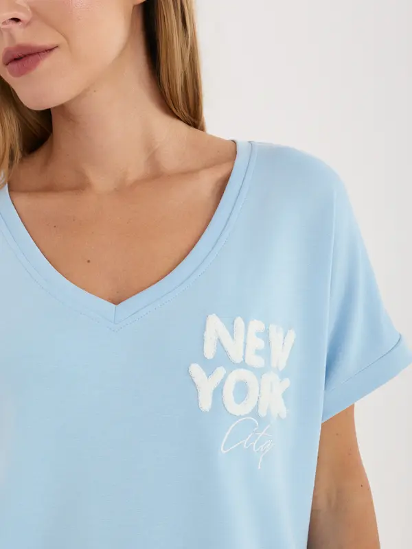 RELEVANCE Светлосиня овърсайз блуза с V-образно деколте