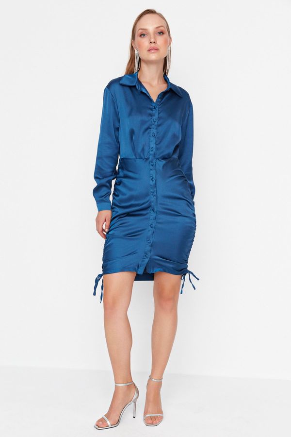 Trendyol Тенекиена риза Trendyol Indigo и елегантна вечерна рокля