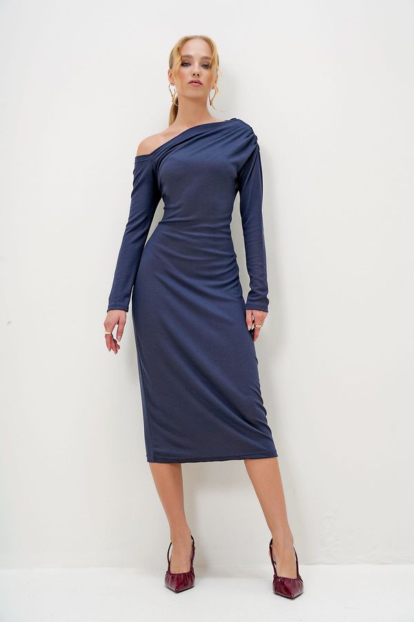 Trend Alaçatı Stili Trend Alaçatı Stili Women's Anthracite Boat Neck Shoulder Draped Maxi Length Dress