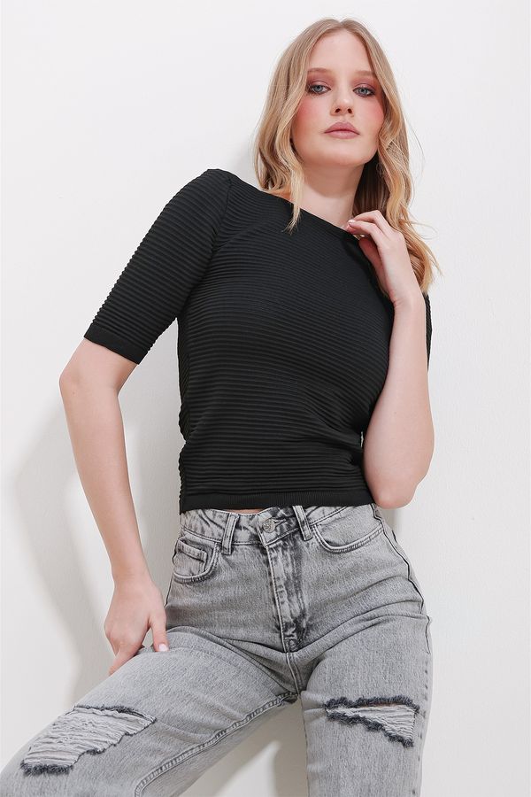 Trend Alaçatı Stili Trend Alaçatı Stili Women's Black Crew Neck Ribbed Openwork Half Sleeve Knitwear Blouse