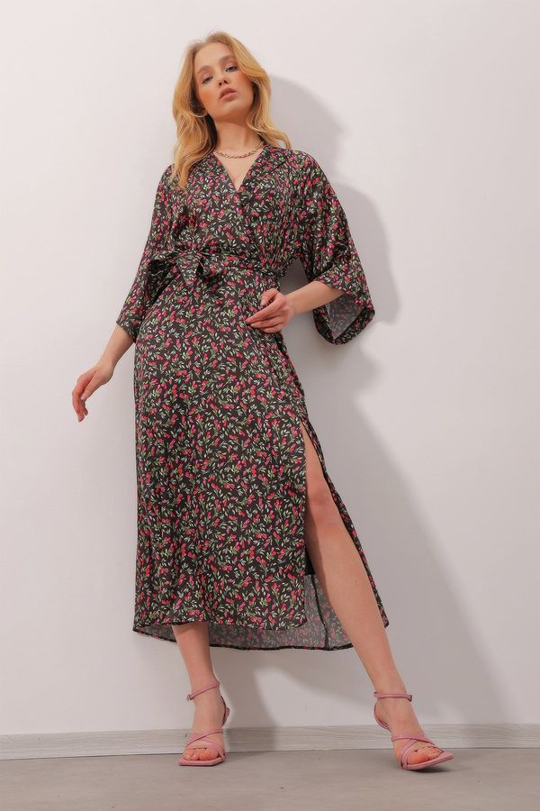 Trend Alaçatı Stili Trend Alaçatı Stili Women's Black Double Breasted Collar With Waist Belt and Lined Inner Patterned Patterned Satin Dress