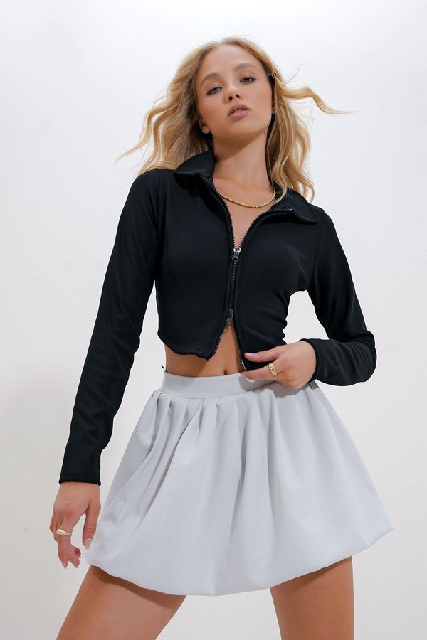 Trend Alaçatı Stili Trend Alaçatı Stili Women's Black Polo Collar Zipper Crop Blouse