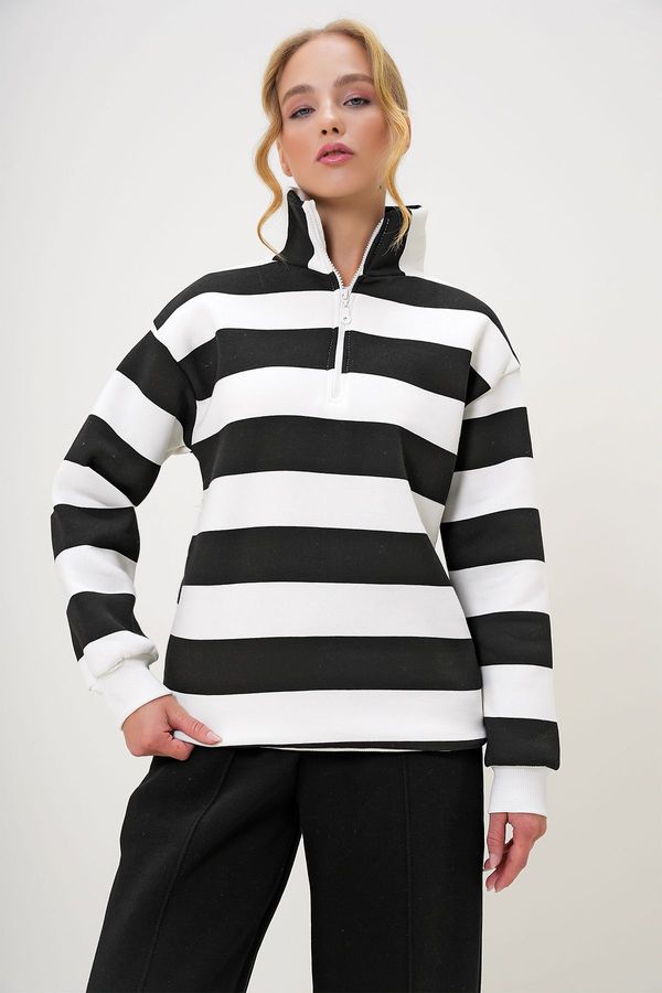 Trend Alaçatı Stili Trend Alaçatı Stili Women's Black Turtleneck Front Zippered Striped Three Thread Inside Ruffle Winter Sweatshirt