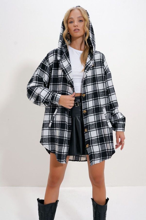 Trend Alaçatı Stili Trend Alaçatı Stili Women's Black-White Hooded Plaid Patterned Oversize Shirt Jacket