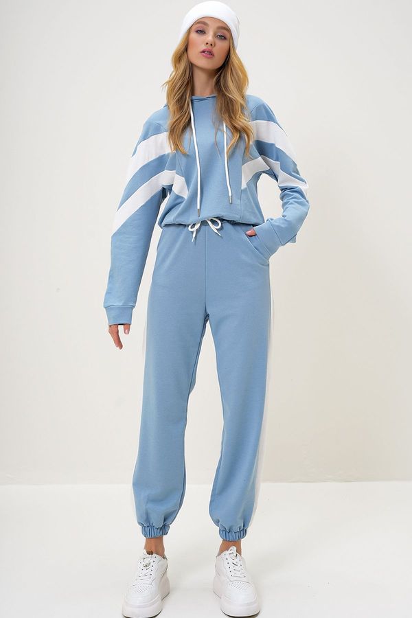 Trend Alaçatı Stili Trend Alaçatı Stili Women's Blue Hooded Color Block Double Yarn Sweatshirt and Elastic Leg Tracksuit Set