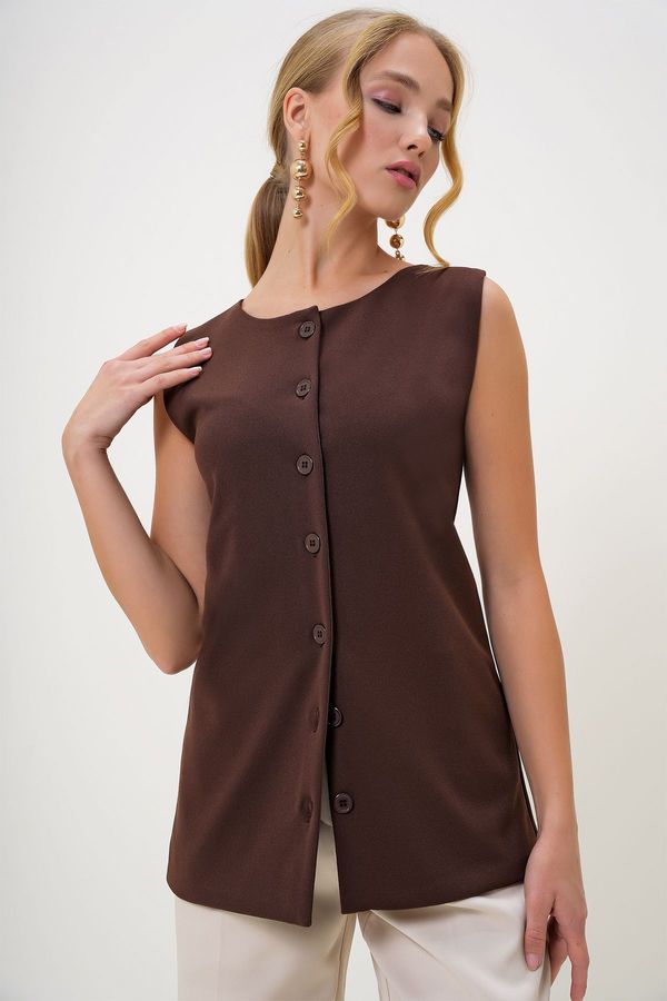Trend Alaçatı Stili Trend Alaçatı Stili Women's Brown Crew Neck Knitted Crepe Long Vest