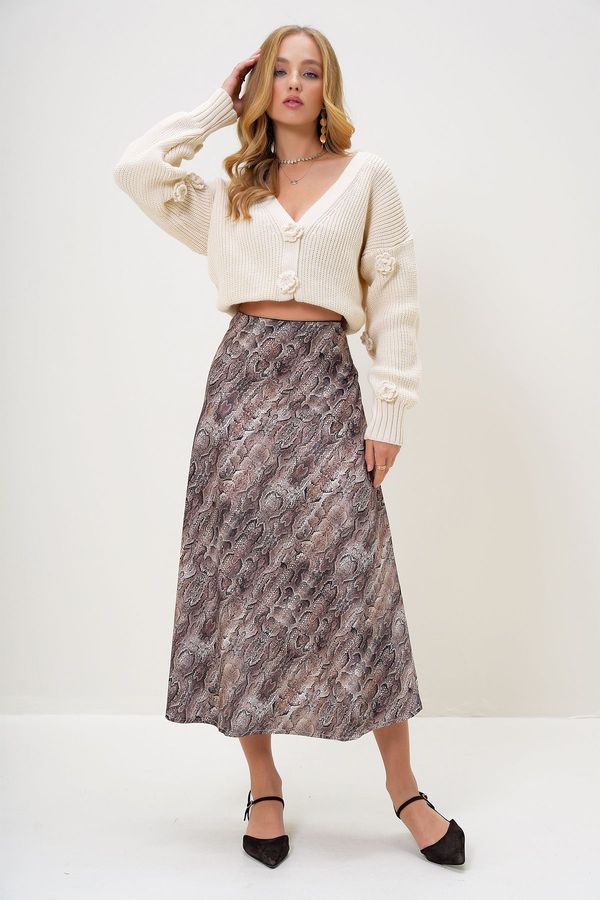 Trend Alaçatı Stili Trend Alaçatı Stili Women's Brown-Ecru Patterned Maxi Length Satin Skirt with Hidden Elastic Waist
