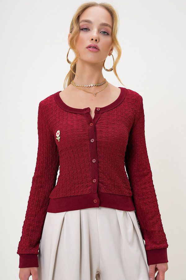 Trend Alaçatı Stili Trend Alaçatı Stili Women's Burgundy Crew Neck Floral Motif Seersucker Fabric Button up Blouse