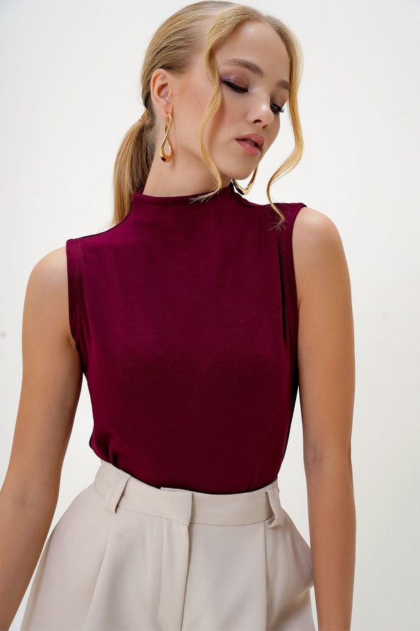 Trend Alaçatı Stili Trend Alaçatı Stili Women's Burgundy Stand Collar Two Thread Sleeveless Blouse